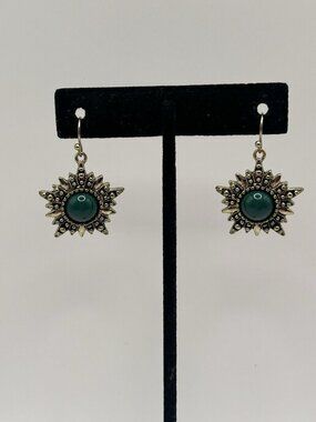 Marlyn Schiff Gold Tone Green Sunburst Dangle Earrings Boho Chic Sun Starburst